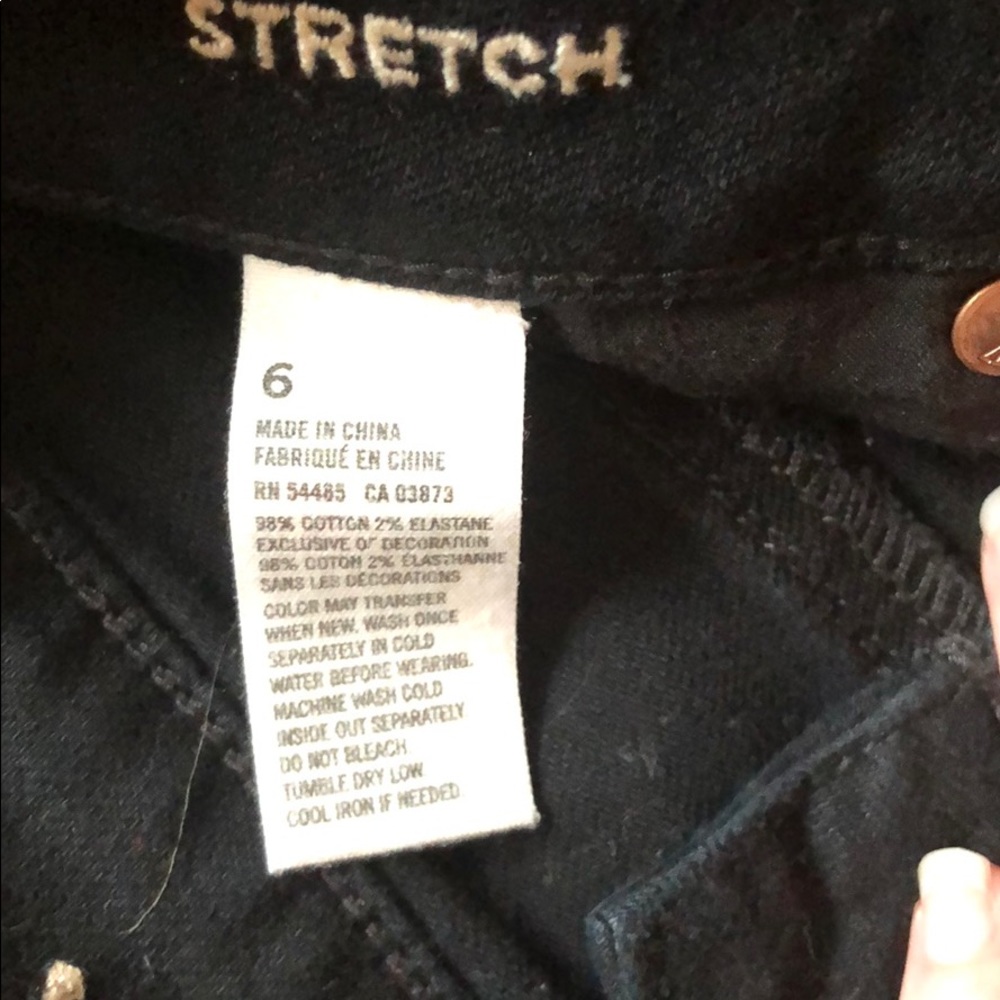 Black denim shorts, American Eagle, size 6 - Picture 3 of 5